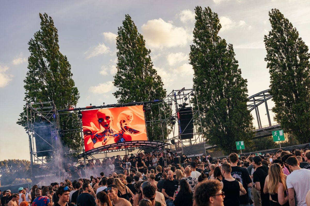 Loading... just a sec